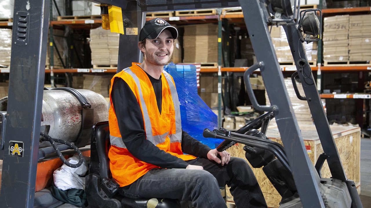 forklift-4074234_1280 Decorative: forklift driver
