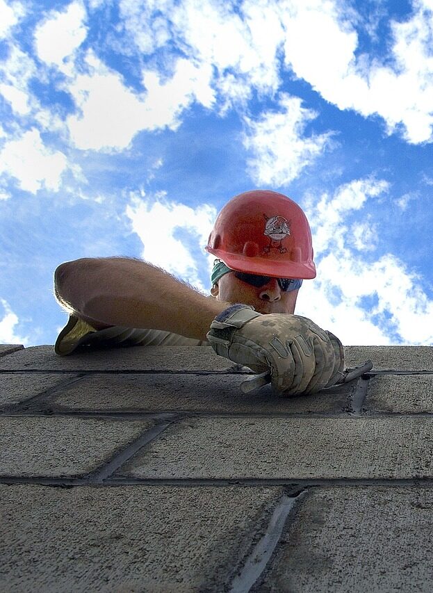 sky-78113_1280 Decorative: Man laying bricks